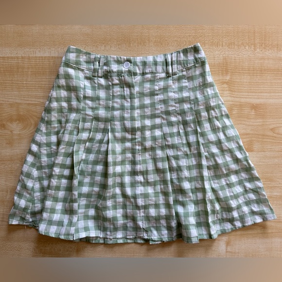 Princess Polly Dresses & Skirts - Princess Polly Gingham Pleated Checkered Mini Skirt in Sage Green/White - Size 2